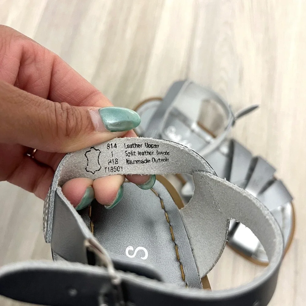 Salt-Water Sandals Girls 1 Silver‎ Leather Buckle Strap